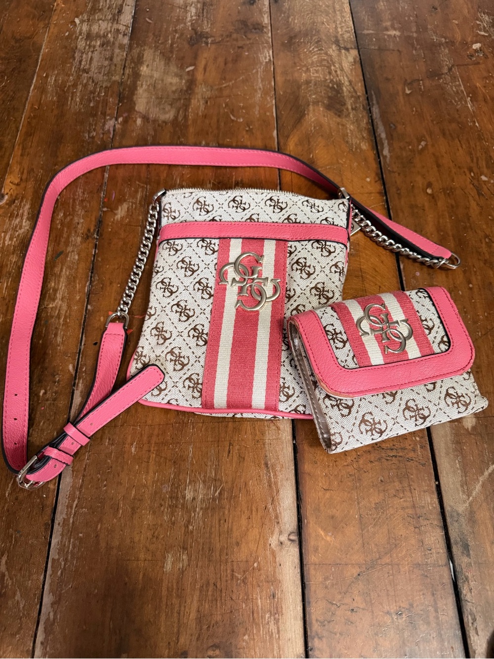 GUESS Vintage Tourist Crossbody Bag & Matching Trifold Wallet Set - Pink Stripe